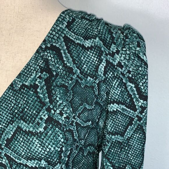 1. State Revolve Tie Waist Snake Print Long Sleeve Dress Green Pine Grove Sz 4 - Picture 3 of 9